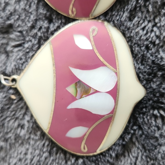 Silver shell earrings - Picture 2 of 6